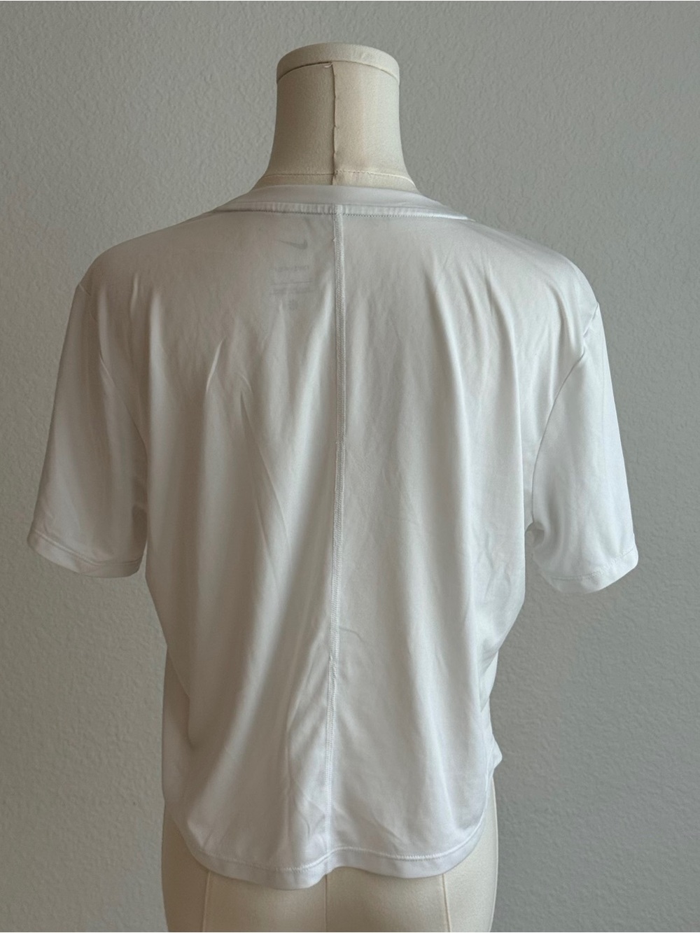 Nike White Cropped Crew T-Shirt with Black Swoosh - Picture 4 of 6